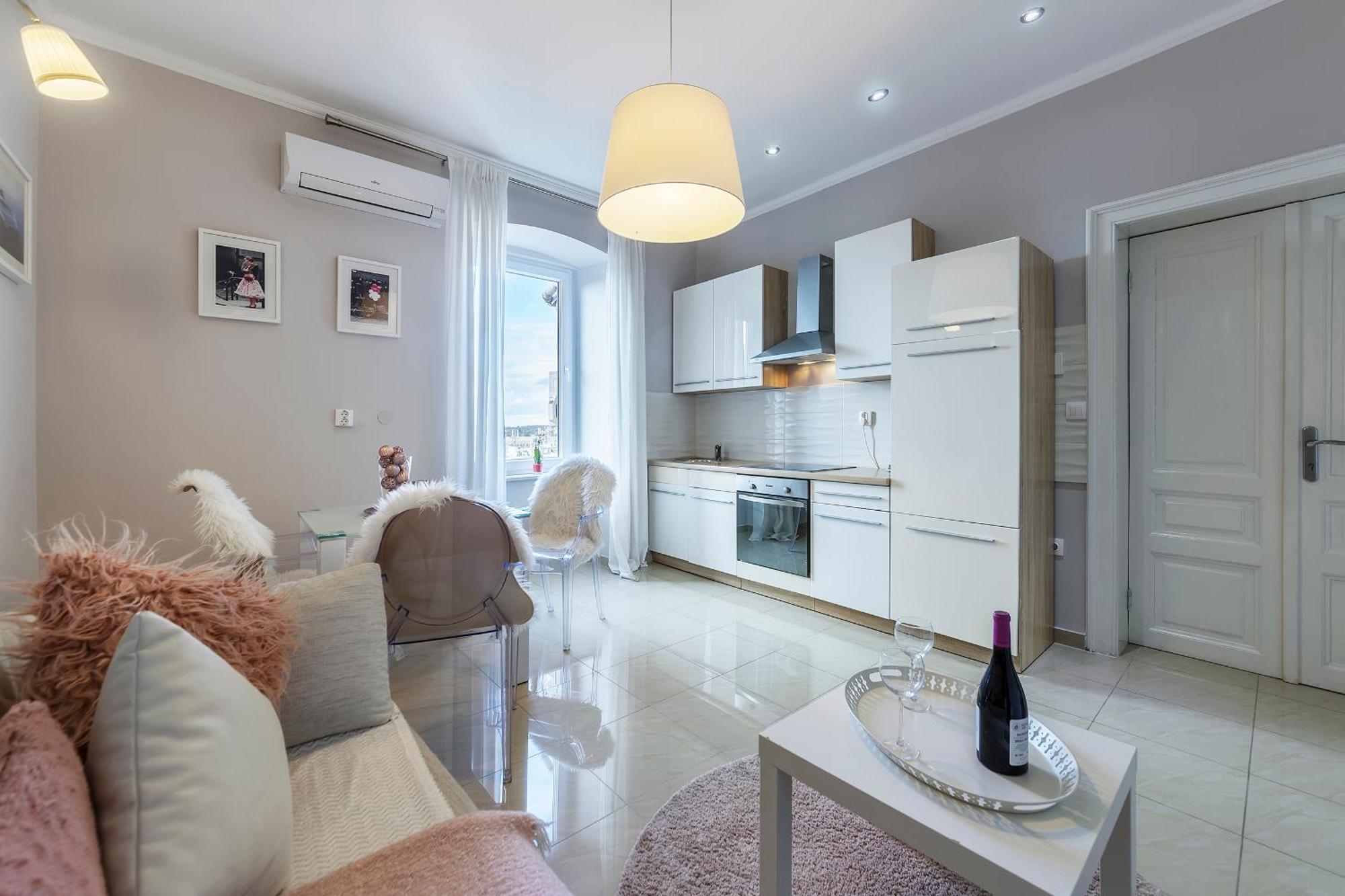 PUY Captain Emo City Apartments מראה חיצוני תמונה