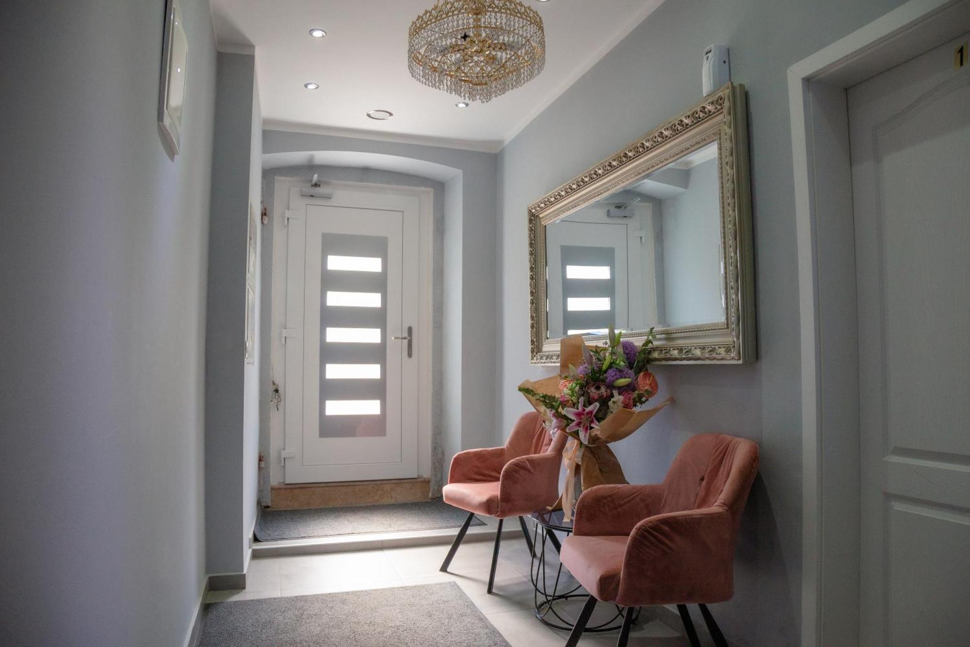 PUY Captain Emo City Apartments מראה חיצוני תמונה